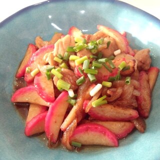 蒲鉾と鶏肉と玉ねぎの甘辛煮